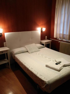  Hostal Porta De Núria  Рибес-Де-Фресер